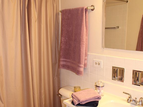 4th image of 4260 W Ford City Dr APT 203