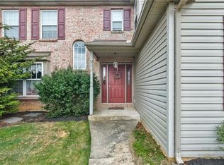 6062 Timberknoll Dr, Macungie, PA 18062
