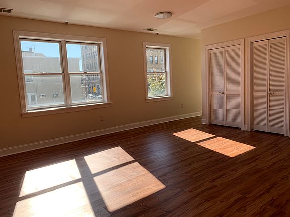 5th image of 528 47th St #2D