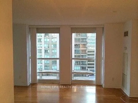 763 Bay St #809 — Photo 8