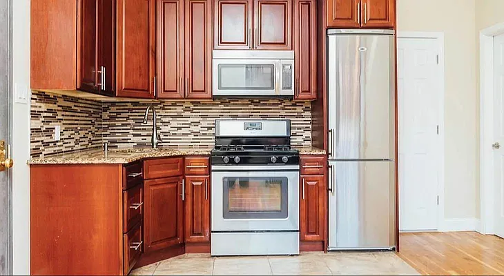 Rented by Hagstrom Management Inc | media 17