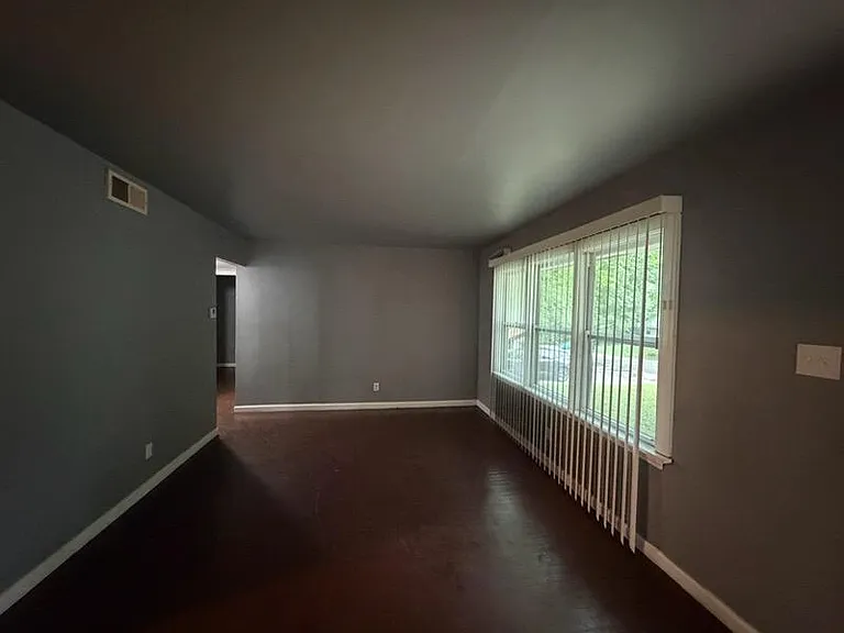 1125 Redman Blvd — Photo 7