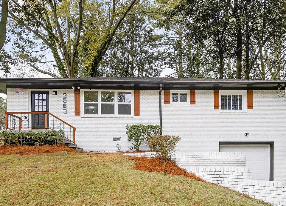 1st image of 2563 Lancaster Dr