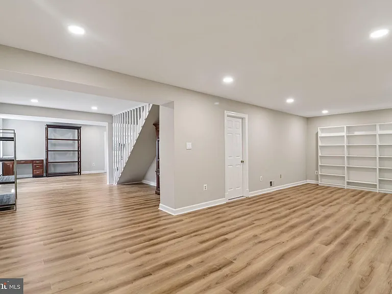 7518 Old Dominion Dr — Photo 62