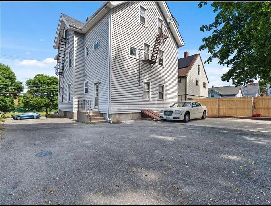 2nd image of 35 Fountain St #3R