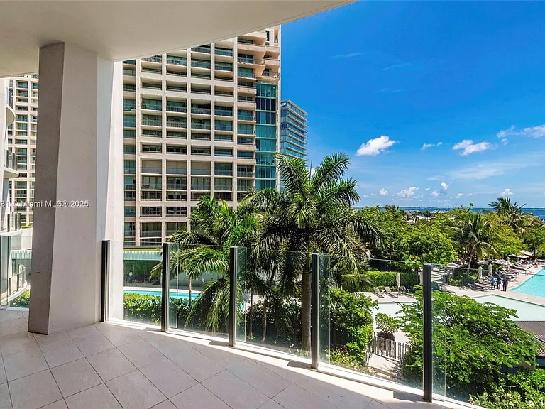 2821 S Bayshore Dr #7B — Photo 32