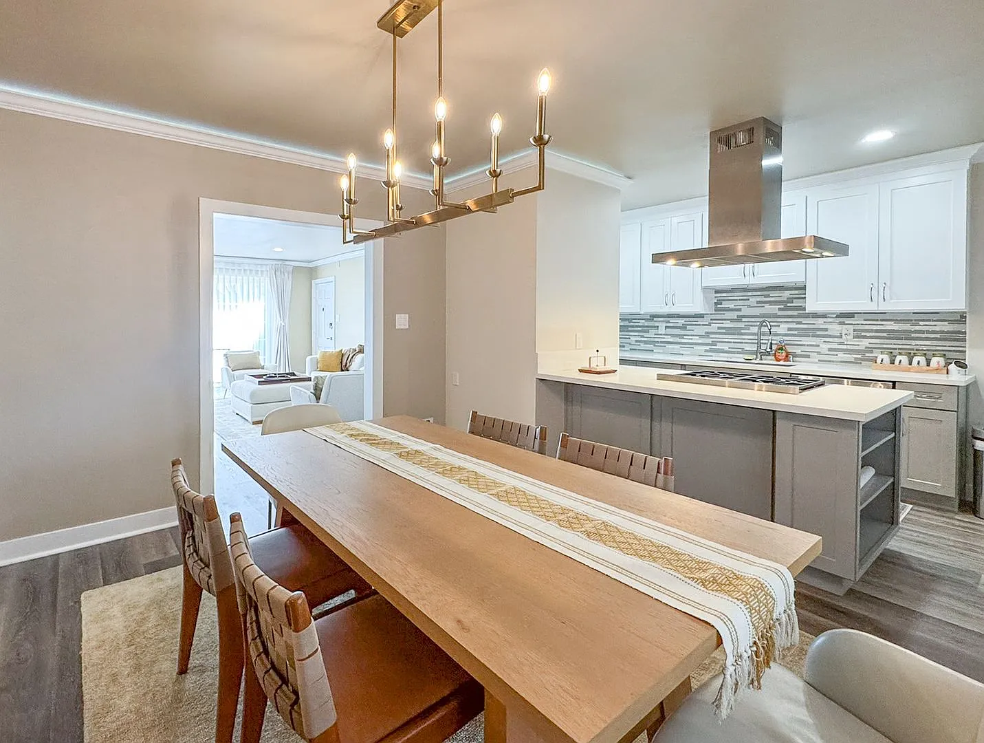 Charming 2-Bedroom in the Heart of Beverly Hills — Photo 4