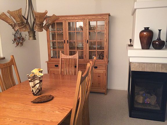 4th image of 1095 N Claremont Dr