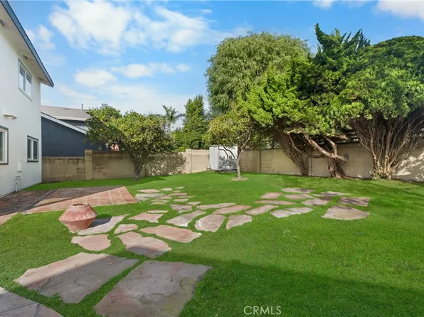 17172 Berlin Ln, Huntington Beach, CA 92649