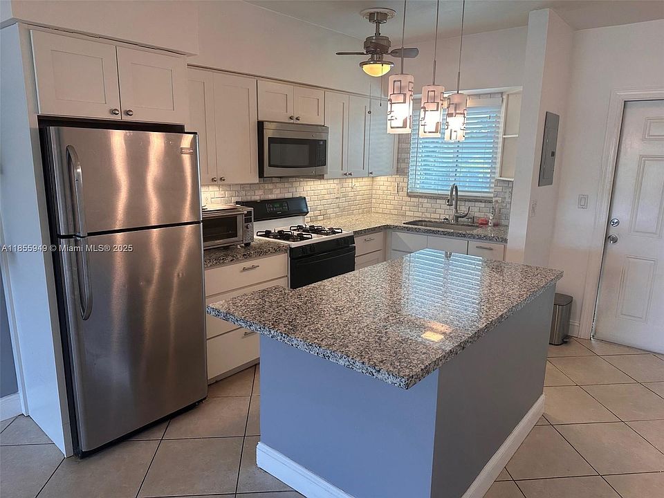 1st image of 13105 Ixora Ct APT 200