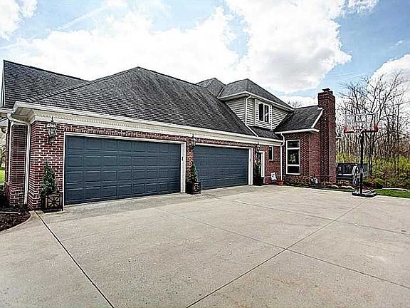3rd image of 4867 Brookgrove Ct