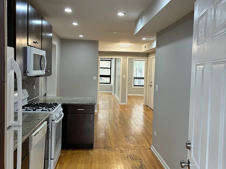3910 N Janssen Ave #3 — Photo 5