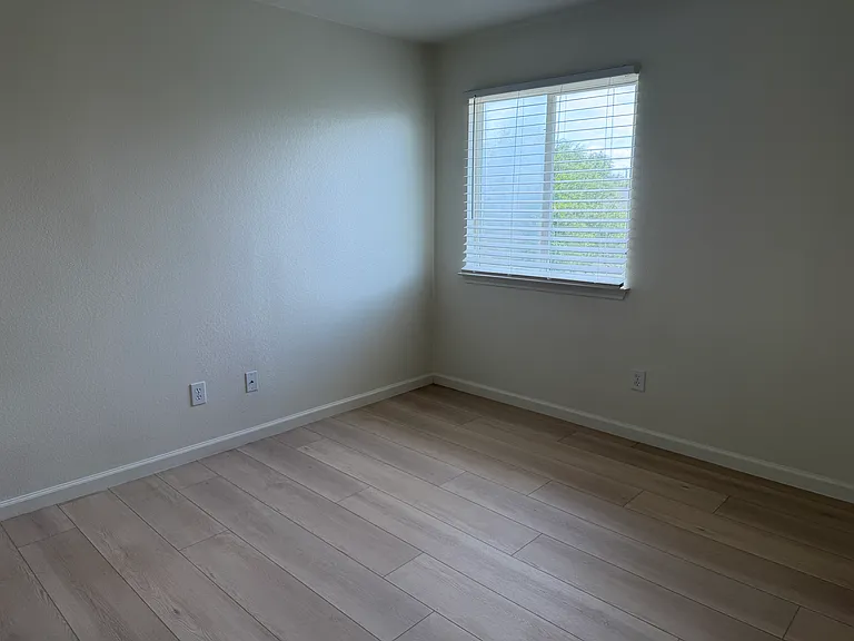 1016 Starlight Dr — Photo 27
