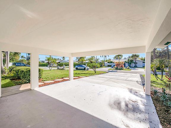 4th image of 1120 SE 9th Avenue