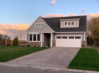 5011 Dale Ridge Rd, Woodbury, MN 55129