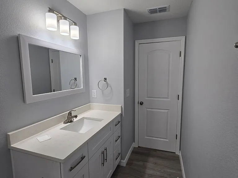 5315 NW 8th Pl — Photo 20