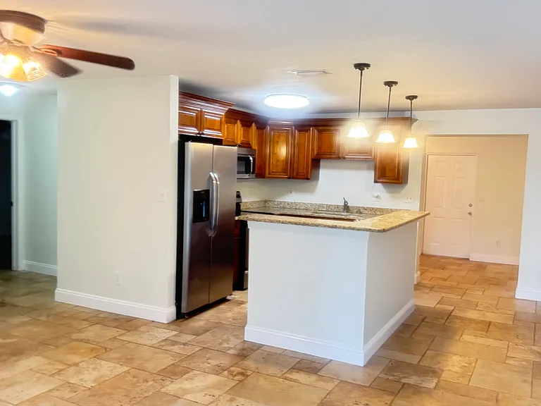 1160 Park View Ln — Photo 9