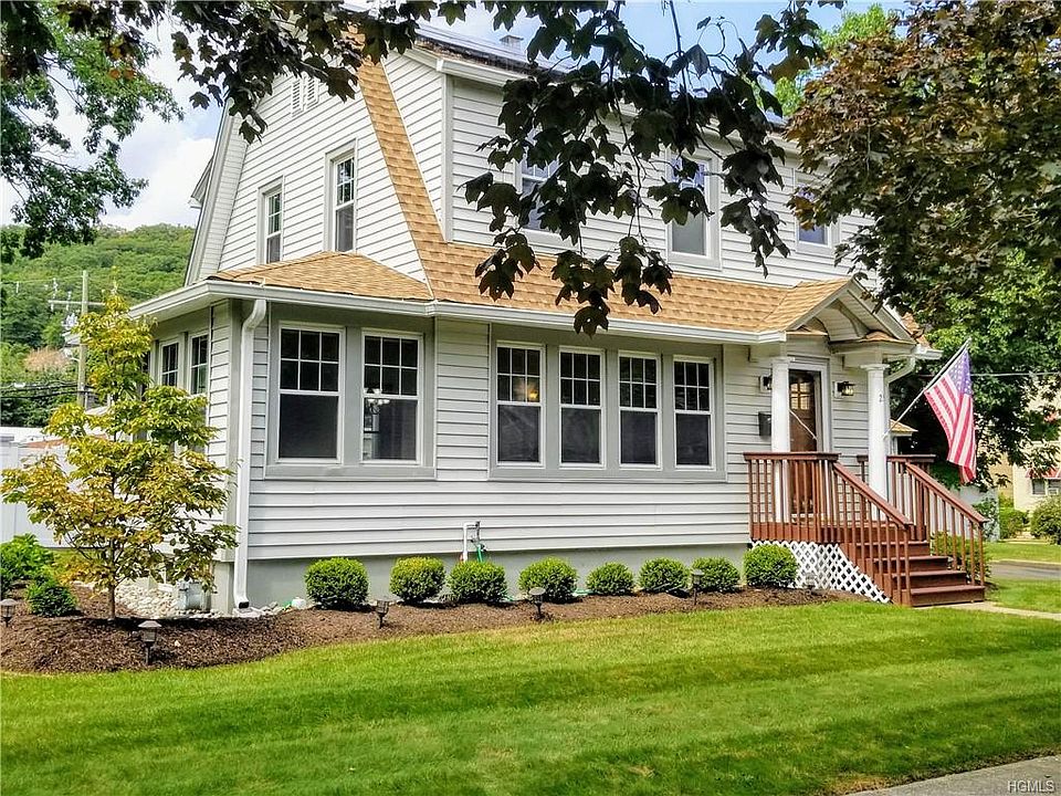 2nd image of 25 Washington Cir