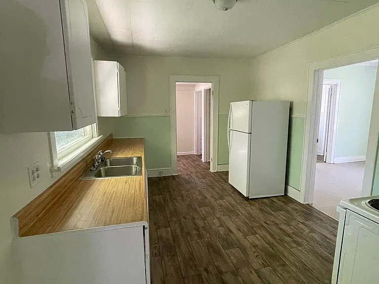 313 Jackson St — Photo 12