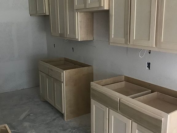 3rd image of 405 Mesa