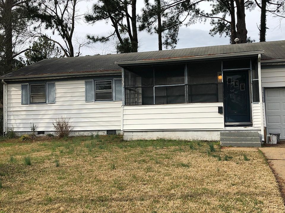 1st image of 213 Deerwood Ct