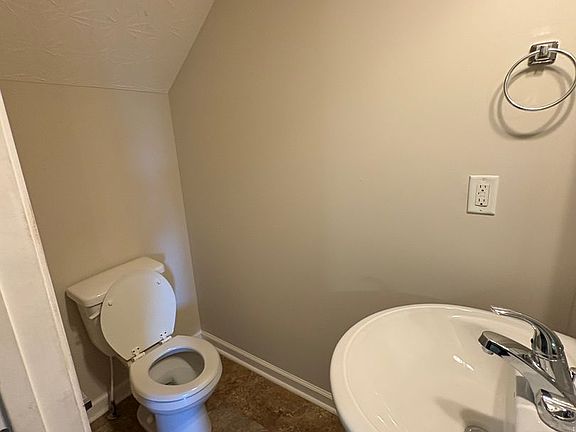 4th image of 541 McFadin Station St APT F
