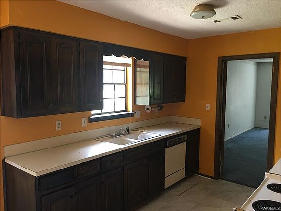 5th image of 5753 Hyde Park Dr