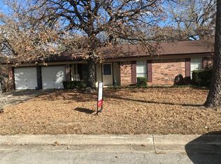 1017 Gladstone Ave, Azle, TX 76020