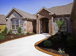 4002 Four Winds St SW, Bentonville, AR 72712