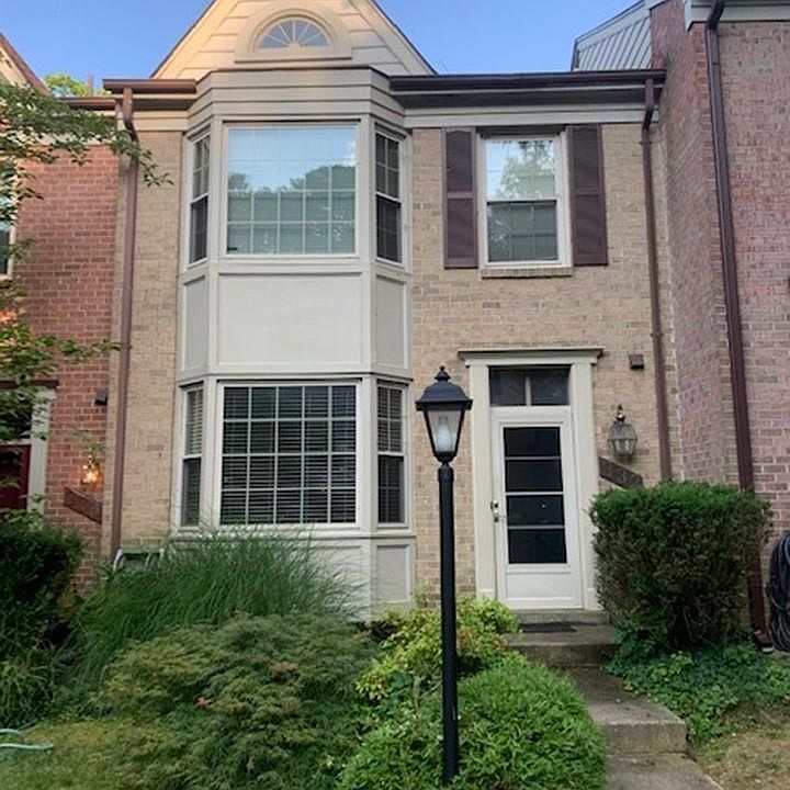 1st image of 332 Lynn Manor Dr