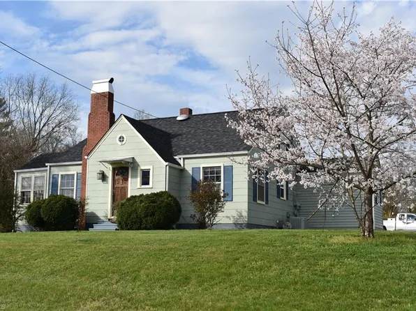 123 Stonewood Rd, Elkin, NC 28621