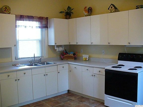 Home for Sale in Quincy, IL $57,900