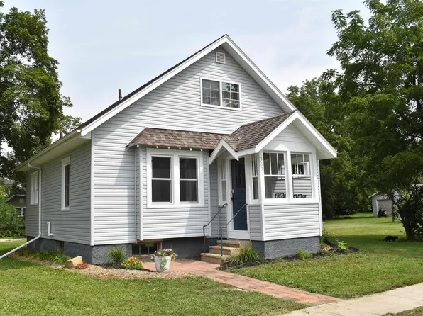 303 E 3rd St, Saint Ansgar, IA 50472