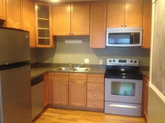 4th image of 3813 Central St