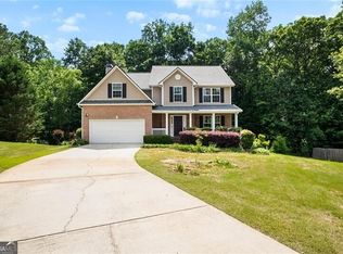 3185 Oak Ridge Ln, Loganville, GA 30052