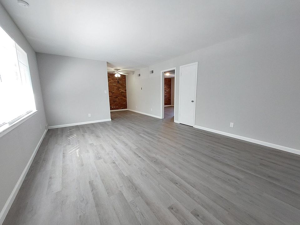 1st image of 210 N Morse Ave #32