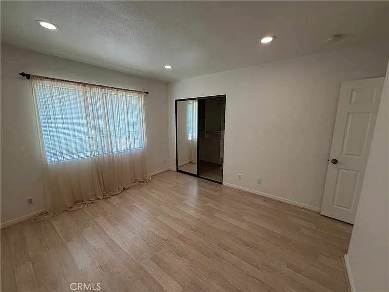 1501 N Maryland Ave — Photo 16