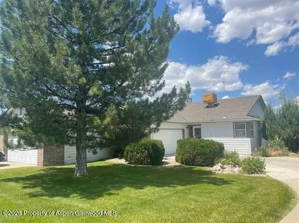 12 W Ridge Ct, Parachute, CO 81635