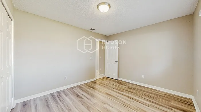 7719 Clubhouse Estates Dr — Photo 21