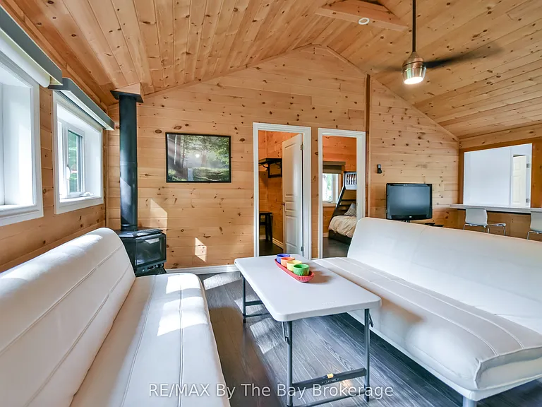578 Oxbow Park Dr — Photo 8