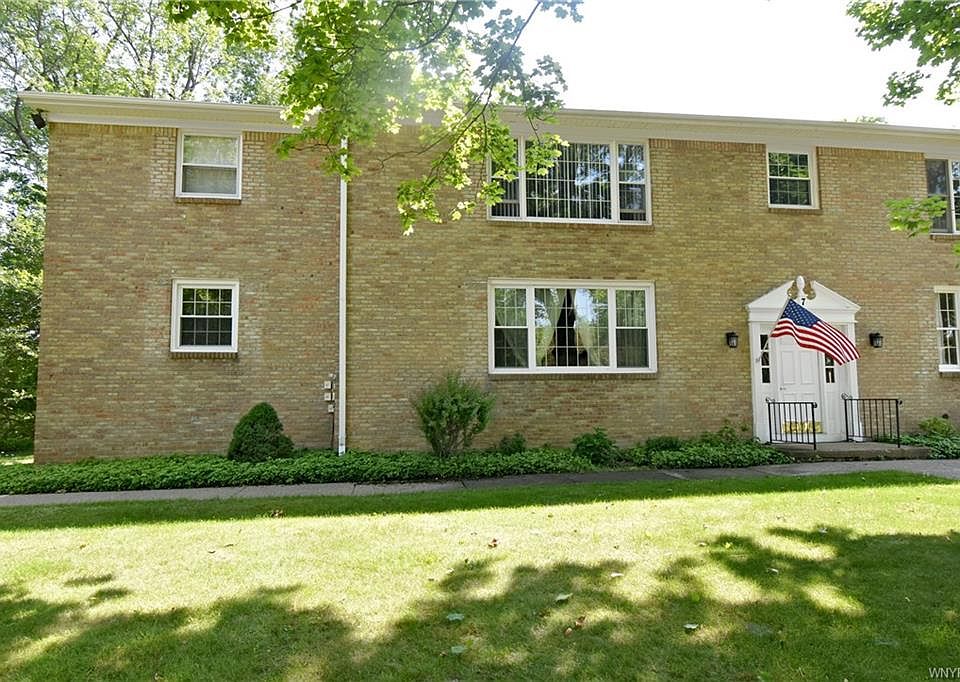 1st image of 7 Woodbrook Dr APT 2