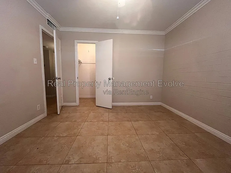 12076 N Pebble Beach Dr — Photo 14