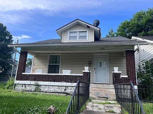 500 Montana Ave Photo 1