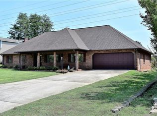1015 Century Park Ave, Kernersville, NC 27284