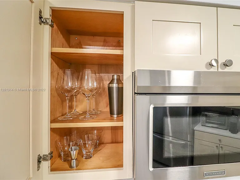 5161 Collins Ave #404 — Photo 55