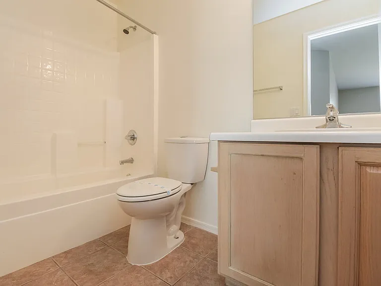 6426 W Watkins St — Photo 13