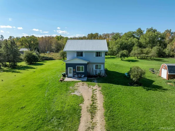 N6123 N Ferguson Rd, Skandia, MI 49885