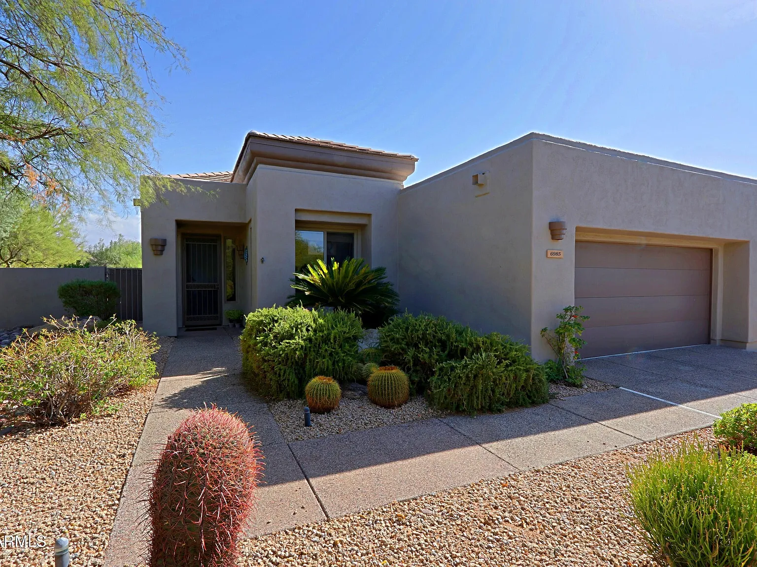 2 bed, 2.0 bath, 1989 sqft, $3,000 — Photo 1