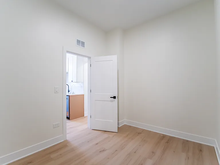 2753 W Chicago Ave #1 — Photo 11