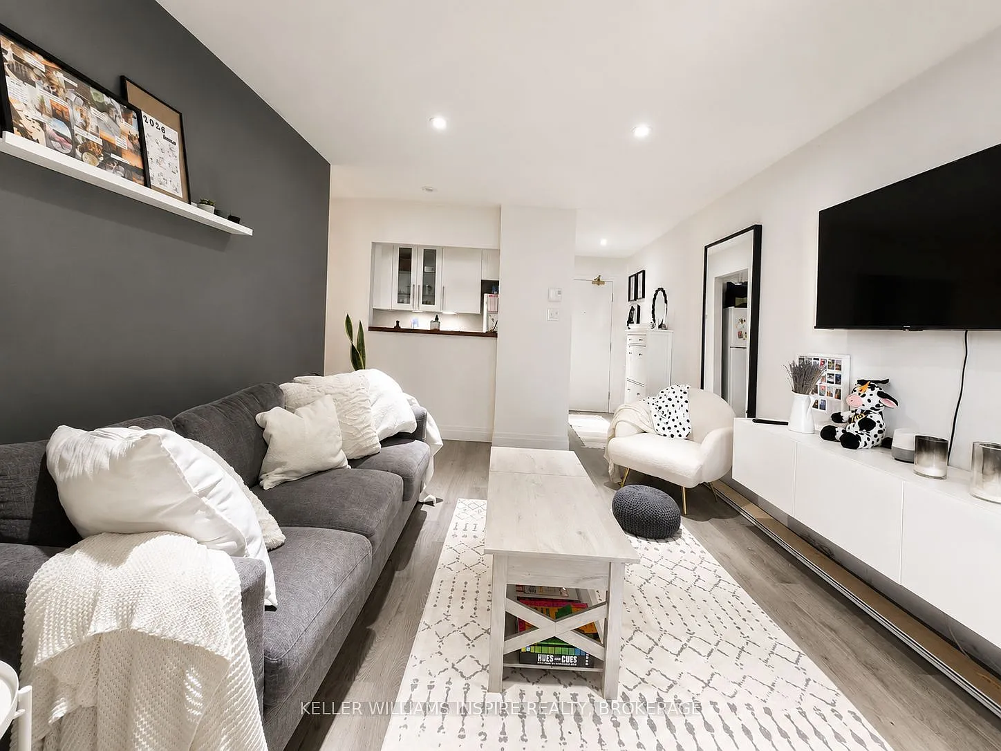 1 bed, $2,000 — Photo 1